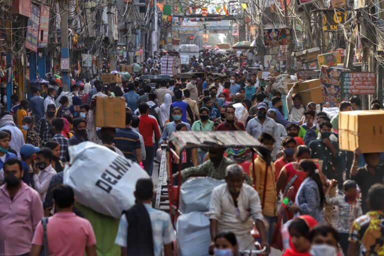 India hits another single-day high with 115,269 COVID cases