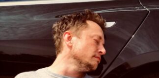 Tesla CEO Elon Musk’s ‘Bankwupt’ Photo Goes Viral Again