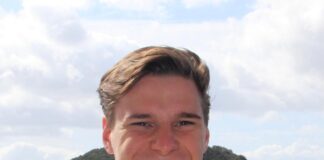 An 18-year teenager to fly into space with Jeff Bezos