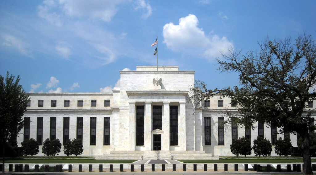https://upload.wikimedia.org/wikipedia/commons/8/8d/Marriner_S._Eccles_Federal_Reserve_Board_Building.jpg