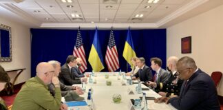 President Biden meets top Ukrainian ministers in Warsaw