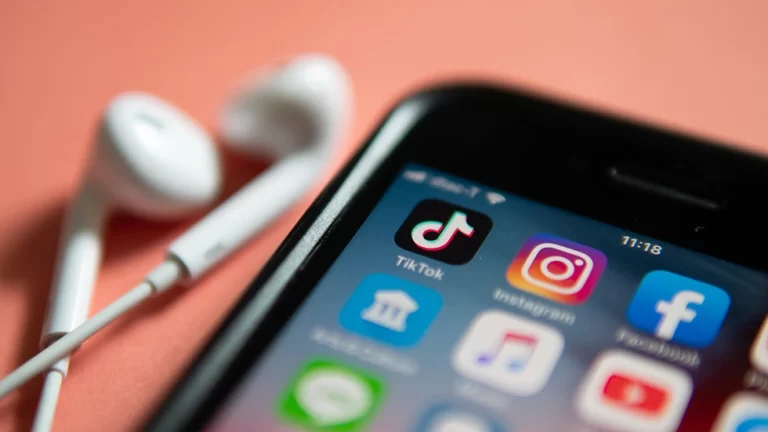 Congress urges Meta, TikTok, YouTube and Twitter to archive evidence of Russian war crimes