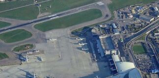 Ukraine carries out air strikes on strategic targets within Russia, causing disruptions in Moscow airports