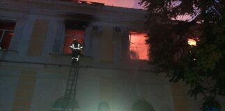 Russian Air Strike Injures 8 in Kyiv; Zelensky Warns of Intensifying Drone Warfare