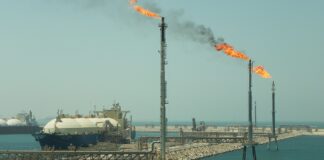 Qatar Says Ras Laffan Strikes Cut LNG Exports 17%, Risk $20 Billion Annual Loss
