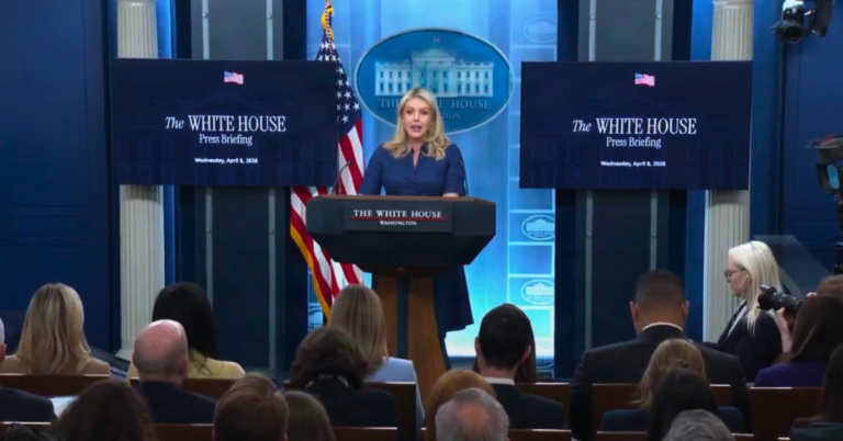 Trump calls reported Hormuz closure unacceptable, White House says