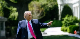 Trump Says U.S. Navy Ordered to Fire on Mine-Laying Boats in Strait of Hormuz