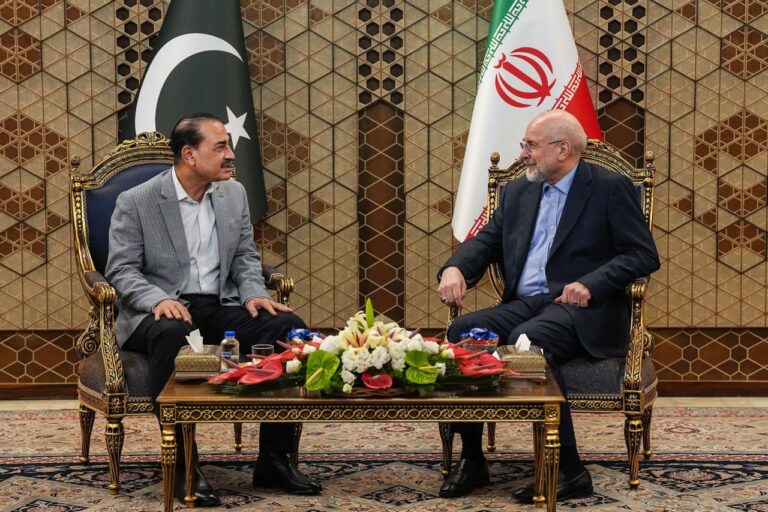 Pakistan’s Army Chief Holds High-Level Talks in Tehran