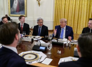Trump, Tech Chiefs Sign White House Accord on Super Intelligence
