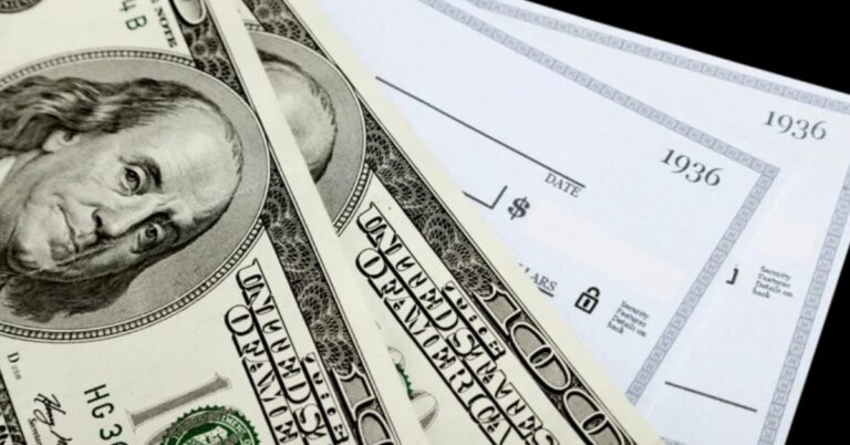 White House Says Nearly 1 Million to Get $500 Obamacare Refunds