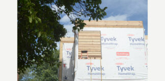 A house under construction. Illustrative photo. (Goose Green Photography / Wikimedia Commons)