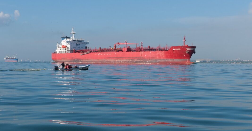 File photo of an oil tanker crossing Lake Maracaibo in Venezuela, illustrating the Trump Venezuelan oil claim.