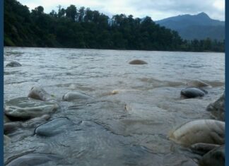 Climate Fund Provisionally Sets Aside $21.6 Million for Nepal Trishuli River flowing around rocks in Nepal in a 2017 file photo accompanying a Nepal flood recovery report.