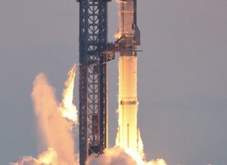 Musk pledges SpaceX share to every child in America