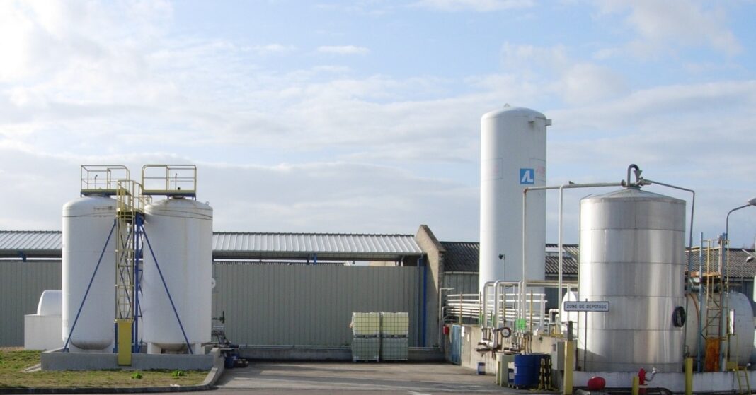 Industrial chemical storage tanks at a tank terminal (file photo)