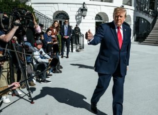Poll: Trump Approval Falls to 39% as Democrats Widen Midterm Lead President Donald Trump, whose Trump approval rating fell to 39% in the October Harvard CAPS/Harris Poll.