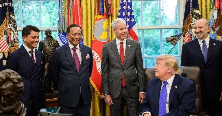 Trump Faults Aides as Republican Midterm Prospects Dim